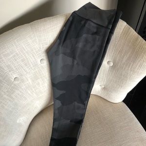 Aerie camo leggings